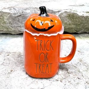 Rae Dunn TRICK OR TREAT Mug with Pumpkin Topper